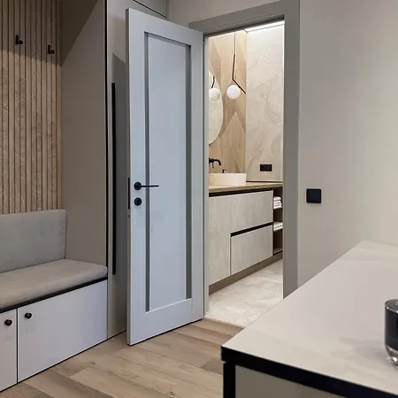 Apartments White Pearl Olimpiyetsʹ 3*