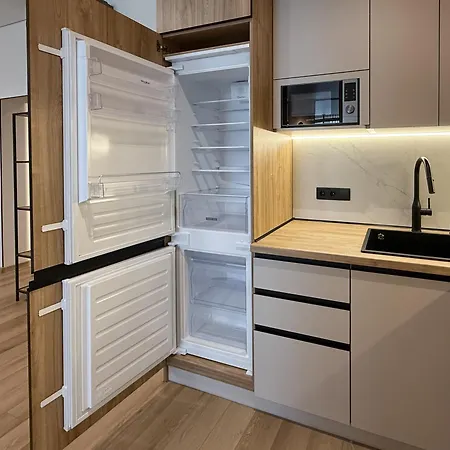 White Pearl Olimpiyetsʹ Apartman *